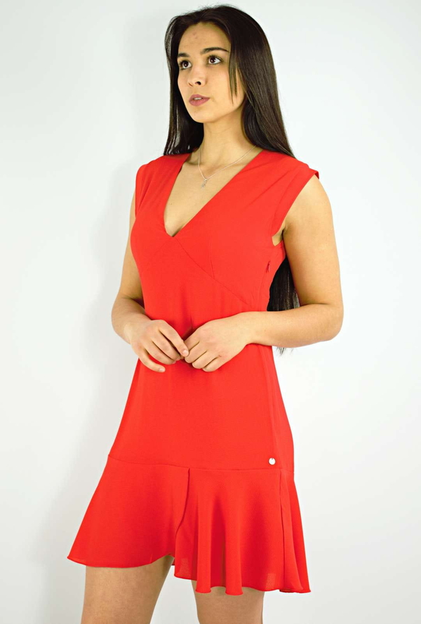 Czerwona sukienka Pepe Jeans z dekoltem w kształcie litery v z krótkim rękawem
