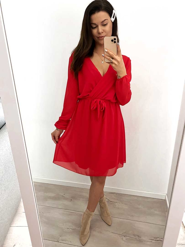 Czerwona sukienka Produkt Włoski w stylu casual z dekoltem w kształcie litery v kopertowa