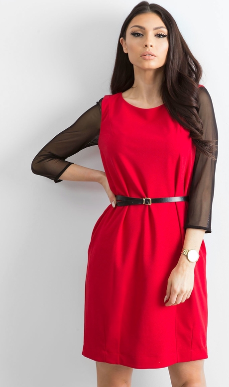 Czerwona sukienka Sheandher.pl z długim rękawem w stylu casual z okrągłym dekoltem