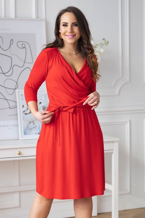 Czerwona sukienka Sklep XL-ka z dekoltem w kształcie litery v