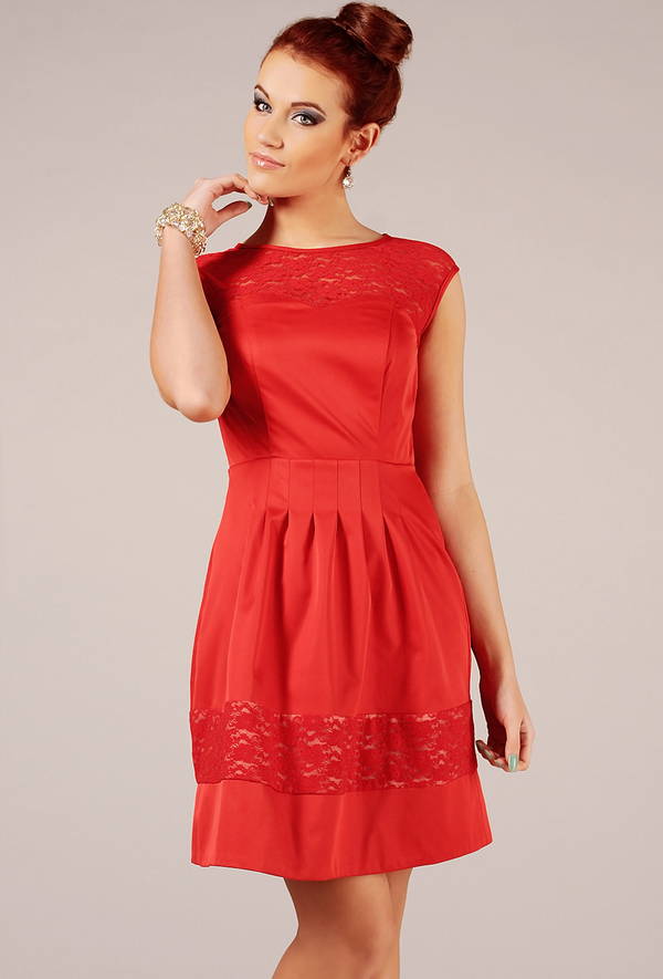 Czerwona sukienka sukienki.pl z krótkim rękawem rozkloszowana mini