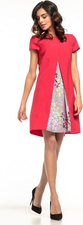 Czerwona sukienka Tessita mini z okrągłym dekoltem z krótkim rękawem