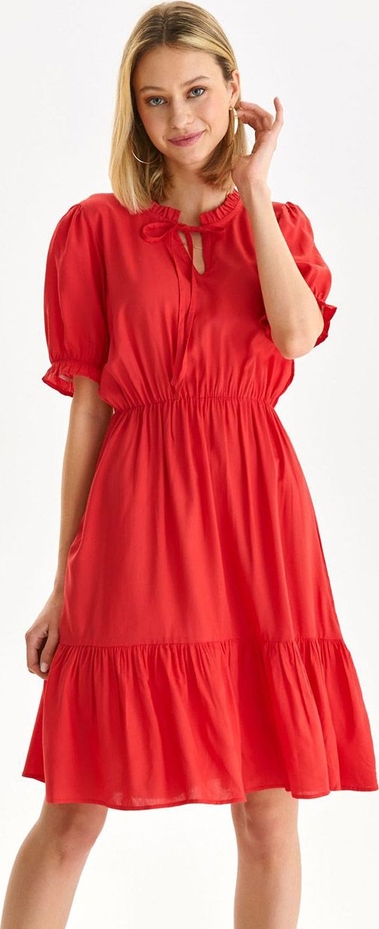 Czerwona sukienka Top Secret z okrągłym dekoltem