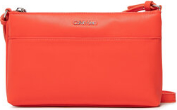 Czerwona torebka Calvin Klein w młodzieżowym stylu średnia na ramię