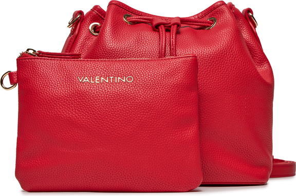 Czerwona torebka Valentino w wakacyjnym stylu średnia