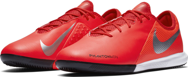 Czerwone buty sportowe Nike Football sznurowane