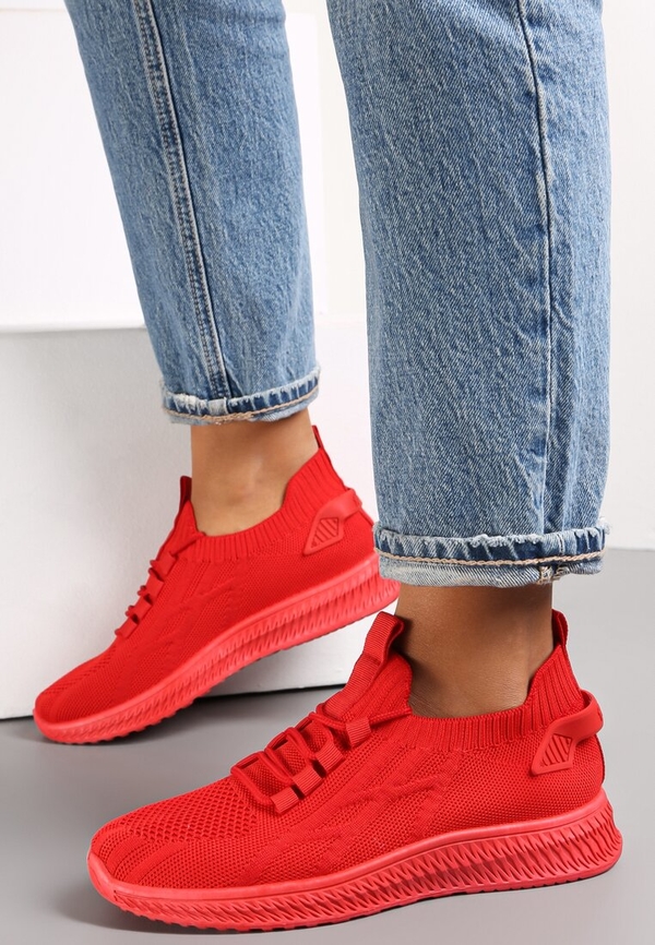 Czerwone buty sportowe Renee w sportowym stylu