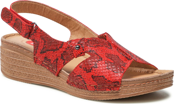 Czerwone sandały Go Soft na koturnie z klamrami