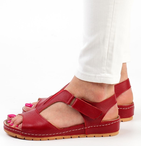 Czerwone sandały Gregors w stylu casual ze skóry z płaską podeszwą