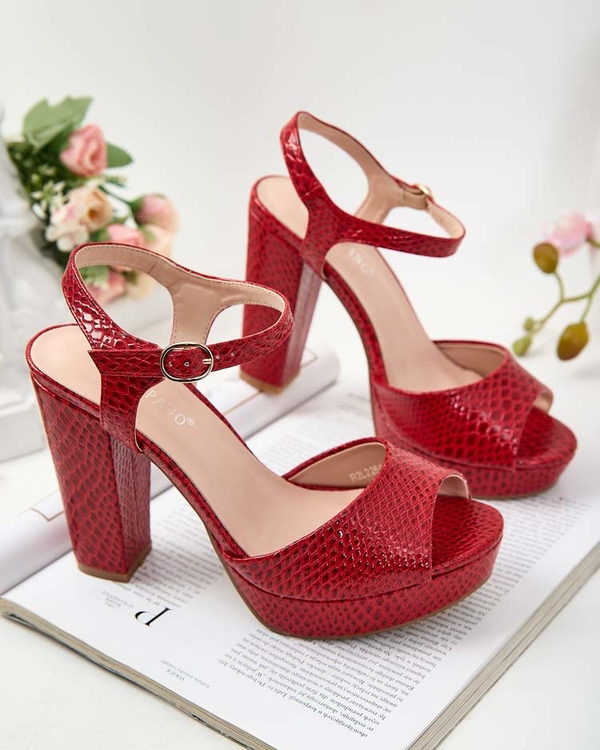 Czerwone sandały Royalfashion.pl lakierowane
