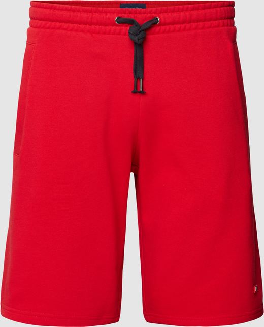Czerwone spodenki Christian Berg z dresówki w sportowym stylu