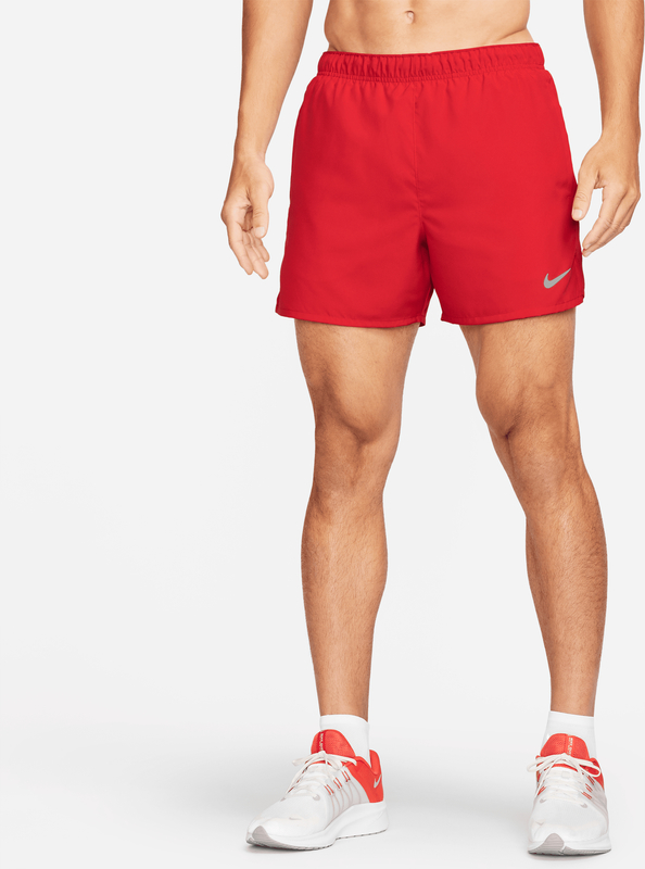 Czerwone spodenki Nike z tkaniny
