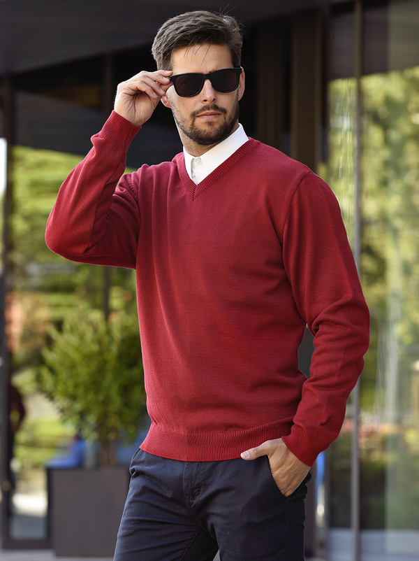 Czerwony sweter M. Lasota w stylu casual