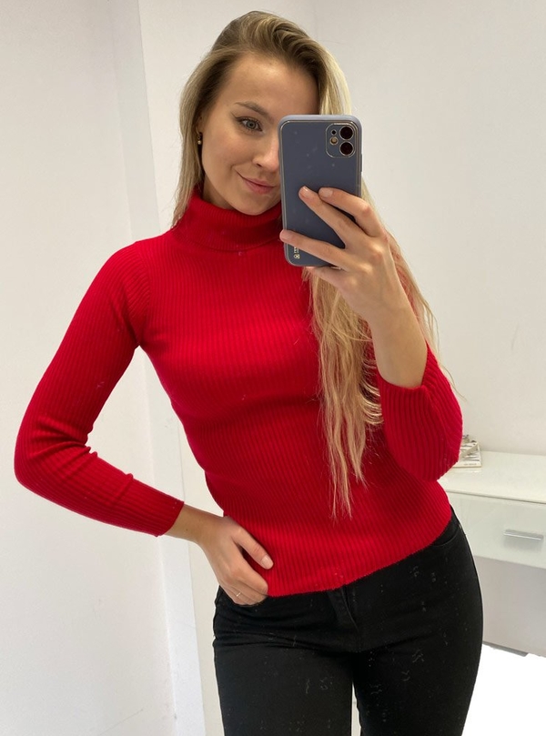 Czerwony sweter Pakuten