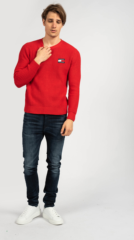 Czerwony sweter ubierzsie.com z okrągłym dekoltem