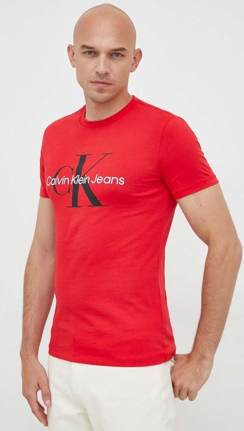 Czerwony t-shirt Calvin Klein w młodzieżowym stylu z nadrukiem