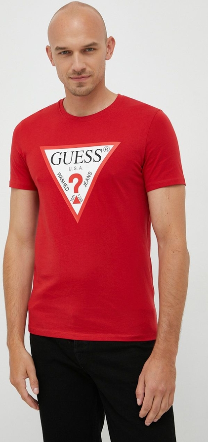 Czerwony t-shirt Guess w młodzieżowym stylu z nadrukiem z bawełny