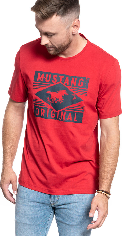 Czerwony t-shirt Mustang w młodzieżowym stylu z krótkim rękawem