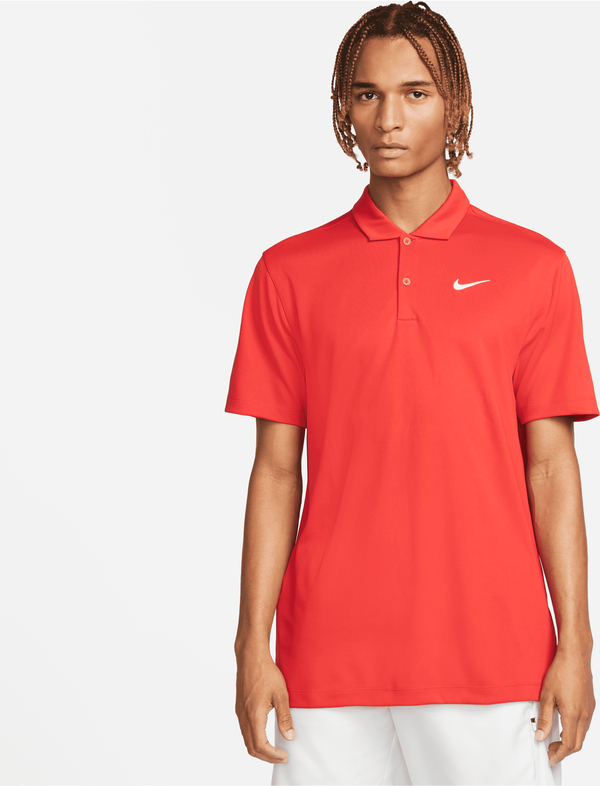 Czerwony t-shirt Nike w sportowym stylu