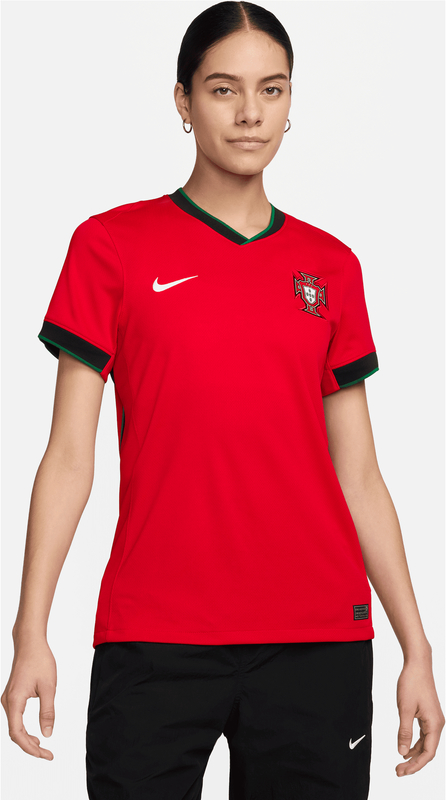 Czerwony t-shirt Nike w sportowym stylu z okrągłym dekoltem
