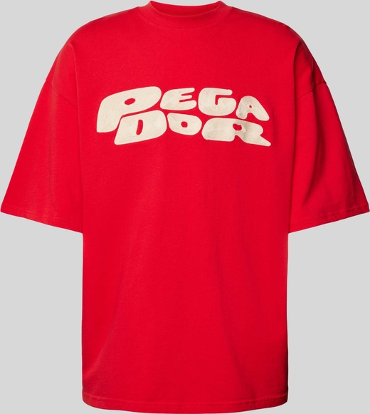 Czerwony t-shirt Pegador z nadrukiem z krótkim rękawem z bawełny