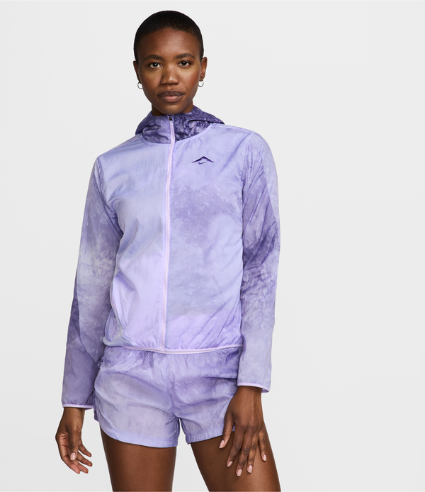 Fioletowa kurtka Nike bez kaptura krótka w sportowym stylu