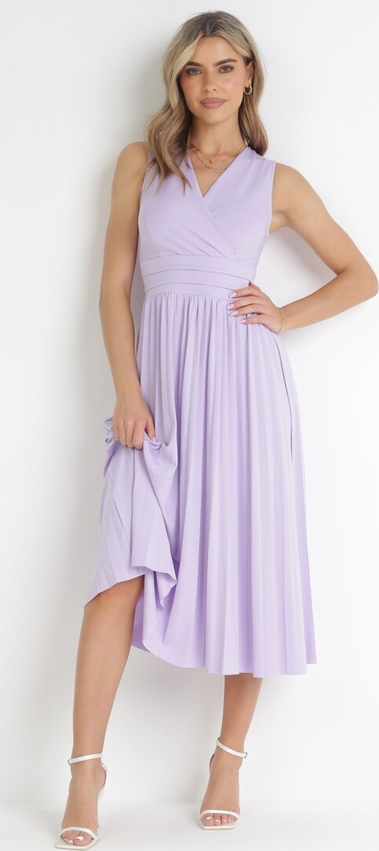 Fioletowa sukienka born2be z dekoltem w kształcie litery v