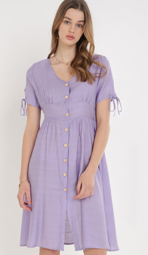 Fioletowa sukienka born2be z dekoltem w kształcie litery v mini z krótkim rękawem