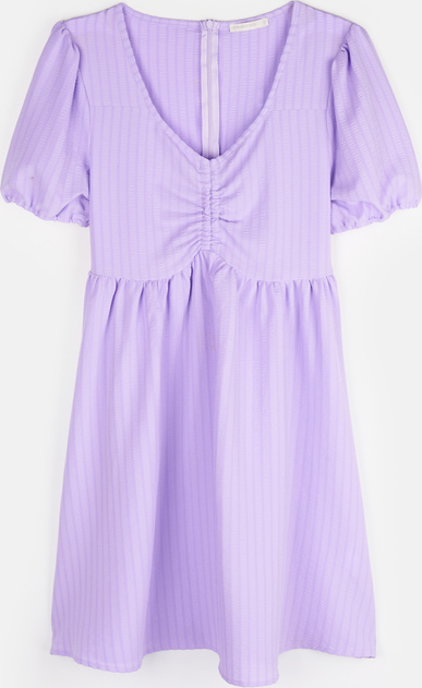 Fioletowa sukienka Gate mini w stylu casual z krótkim rękawem