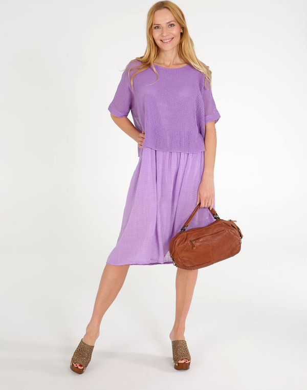 Fioletowa sukienka Unisono z bawełny z okrągłym dekoltem