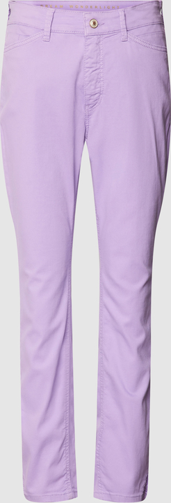 Fioletowe jeansy MAC w street stylu