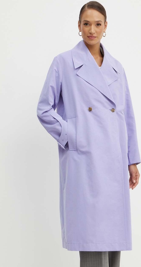 Fioletowy płaszcz Hugo Boss oversize w stylu klasycznym