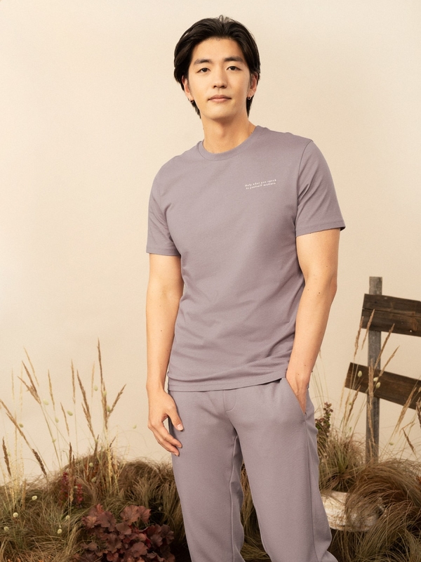Fioletowy t-shirt Outhorn z krótkim rękawem z dżerseju w stylu casual
