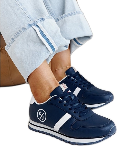 Granatowe buty sportowe Cross Jeans sznurowane w sportowym stylu z płaską podeszwą