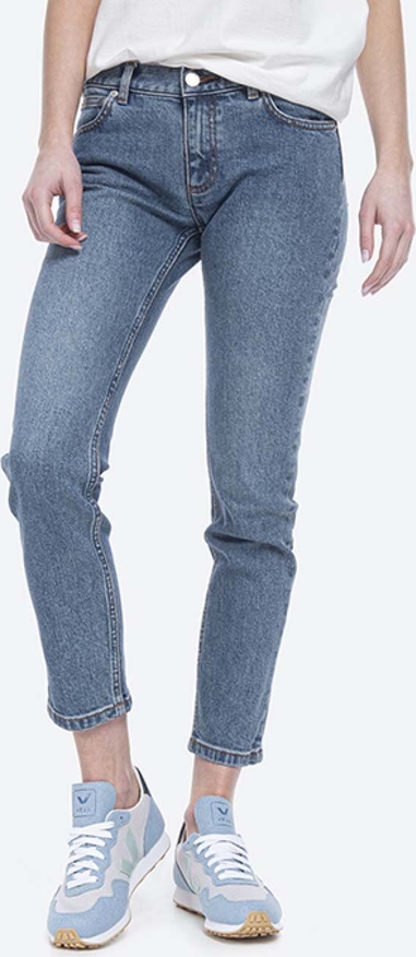 Granatowe jeansy A.P.C. w street stylu