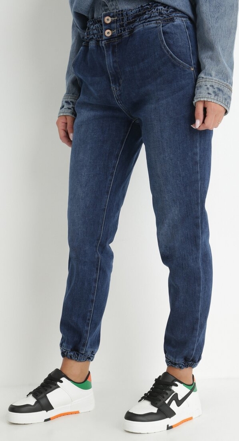 Granatowe jeansy born2be
