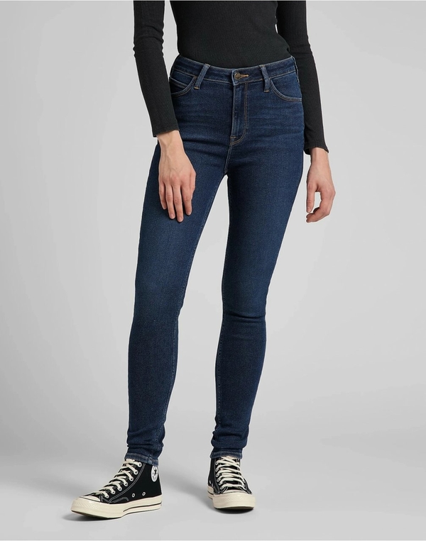 Granatowe jeansy Lee w street stylu z jeansu