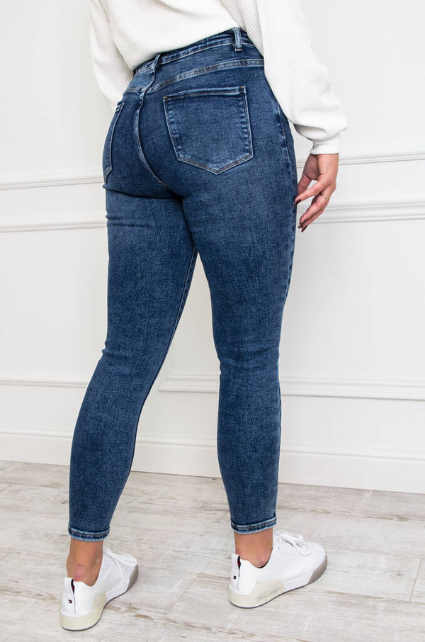 Granatowe jeansy Olika z jeansu