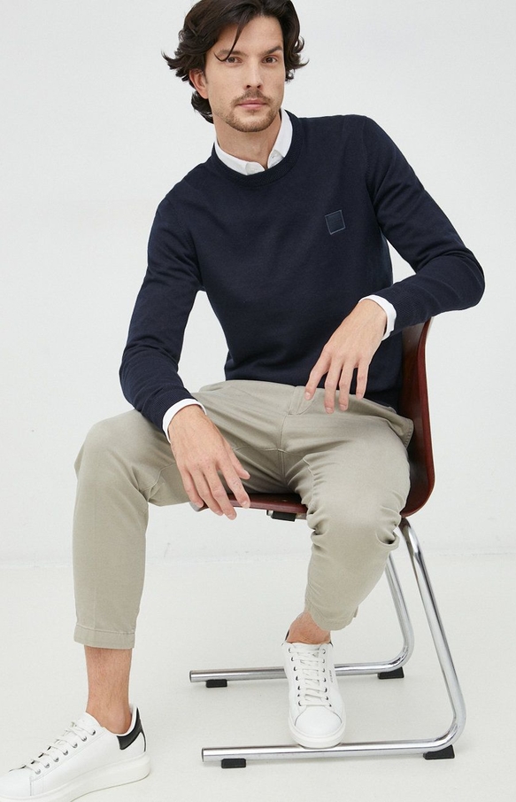 Granatowy sweter Hugo Boss w stylu casual