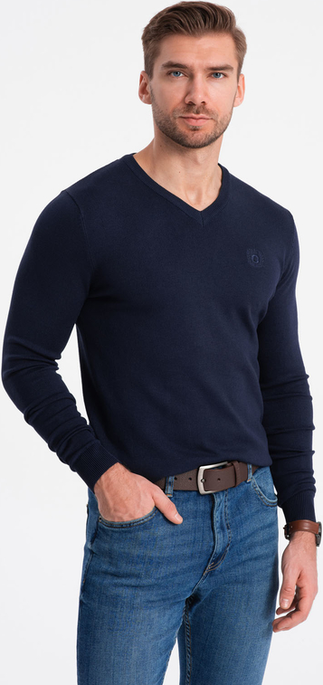 Granatowy sweter Ombre w stylu casual