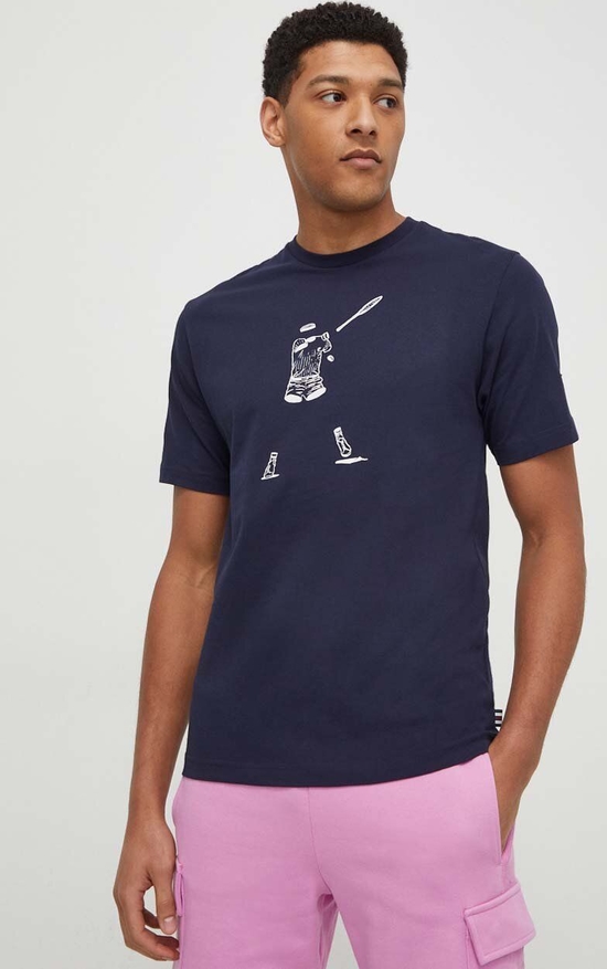 Granatowy t-shirt Fila w sportowym stylu