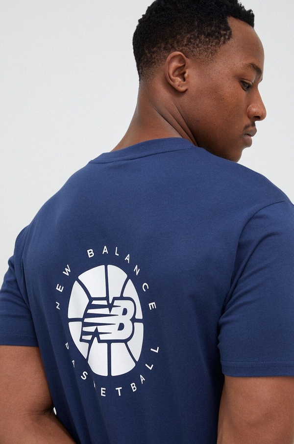 Granatowy t-shirt New Balance z nadrukiem