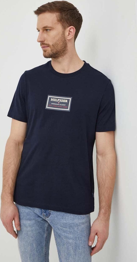 Granatowy t-shirt Tommy Hilfiger w młodzieżowym stylu z bawełny z nadrukiem