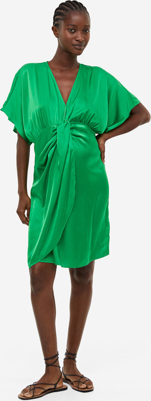 H & M & - MAMA Drapowana sukienka - Zielony