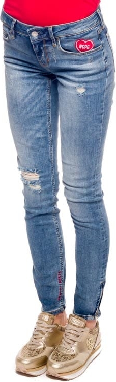 Jeansy Guess w street stylu z jeansu
