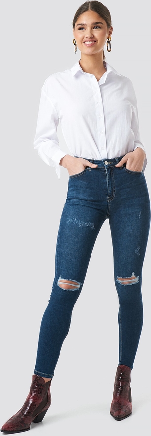 Jeansy NA-KD z jeansu w street stylu