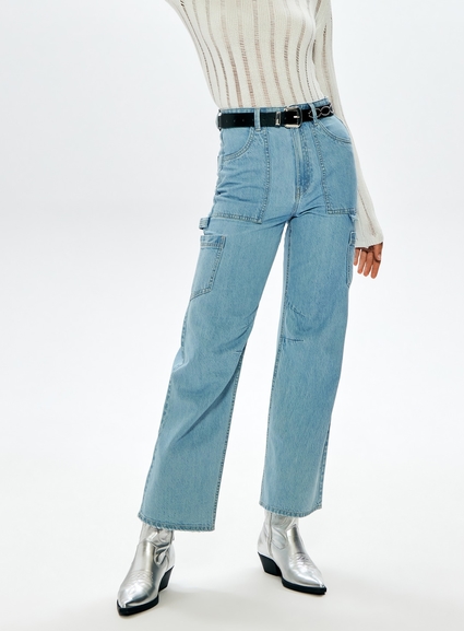 Jeansy Sinsay z jeansu w street stylu