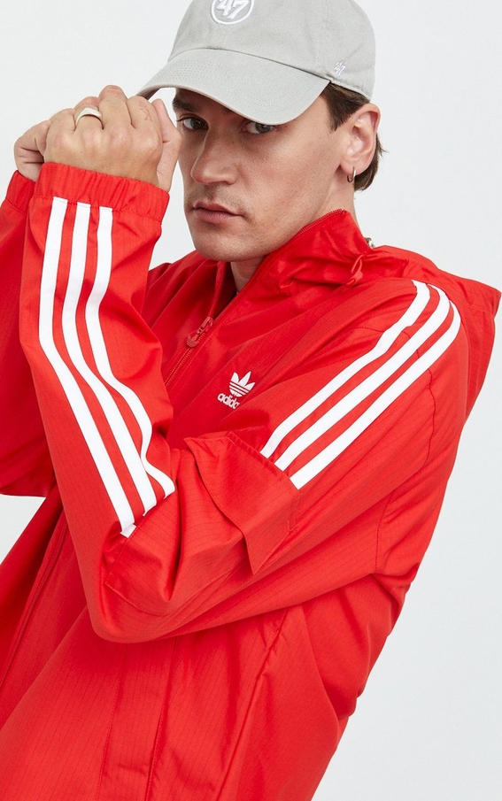 Kurtka Adidas Originals w sportowym stylu krótka