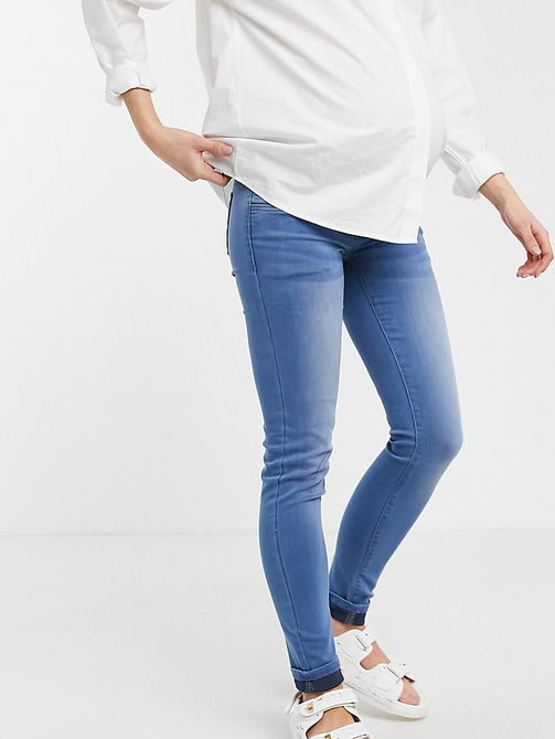 Mama Licious Mamalicious Maternity – Niebieskie jeansy o obcisłym kroju ze specjalnym pasem na brzuch