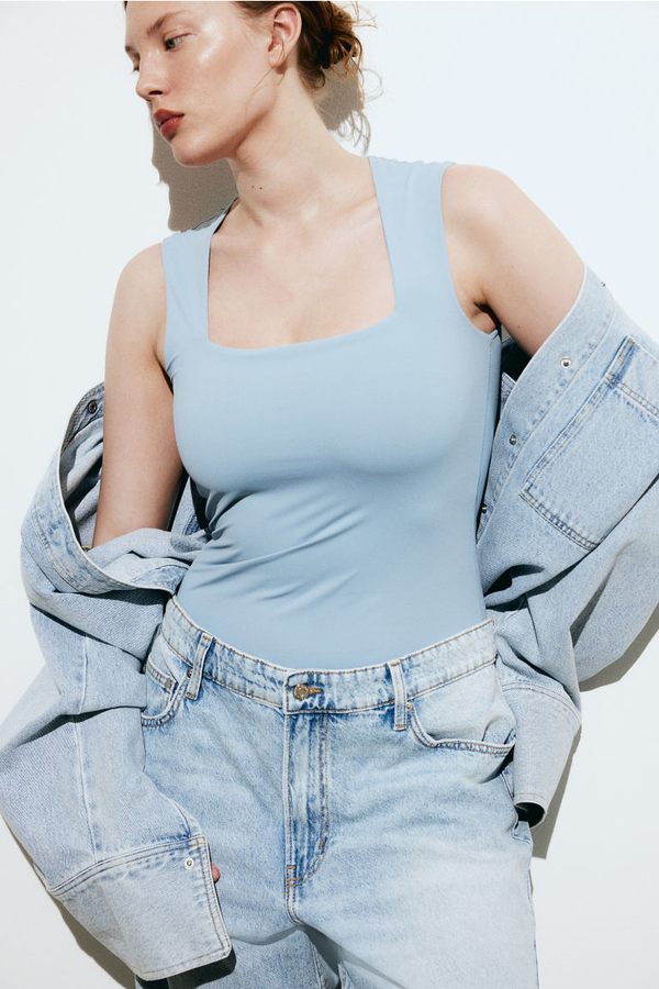 Niebieska bluzka H & M na ramiączkach z dżerseju w stylu casual
